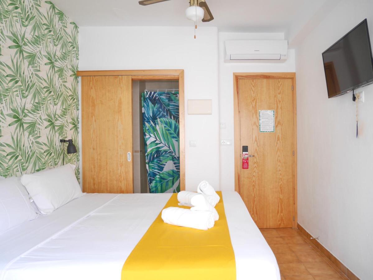นานิต รูมส์ อิบิซา Hotel ซานตาเอวเลเรียเดสริว ภายนอก รูปภาพ
