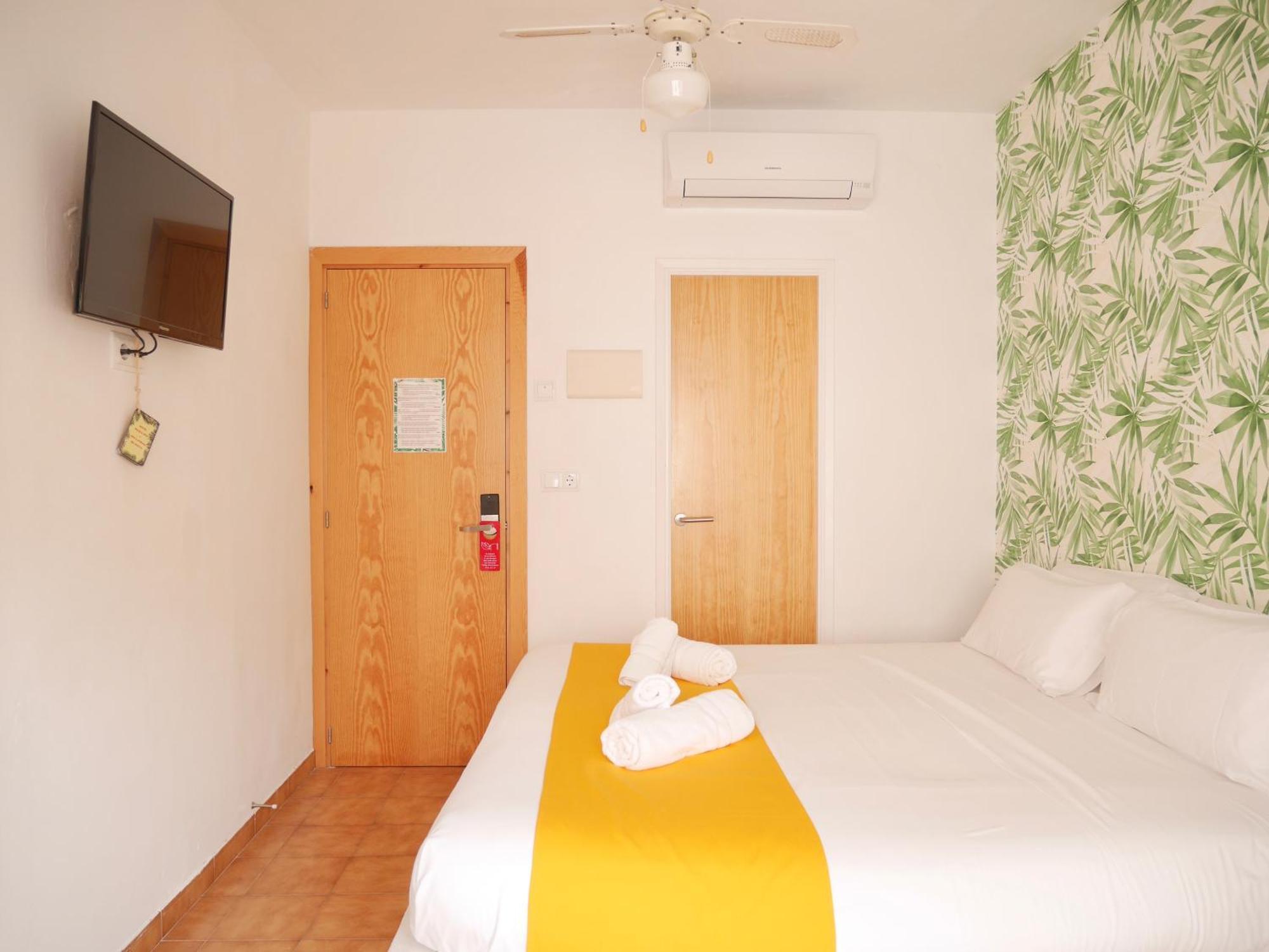 นานิต รูมส์ อิบิซา Hotel ซานตาเอวเลเรียเดสริว ห้อง รูปภาพ