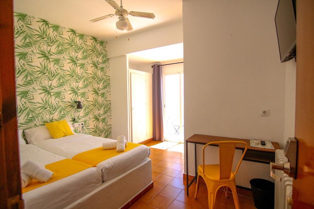 นานิต รูมส์ อิบิซา Hotel ซานตาเอวเลเรียเดสริว ภายนอก รูปภาพ
